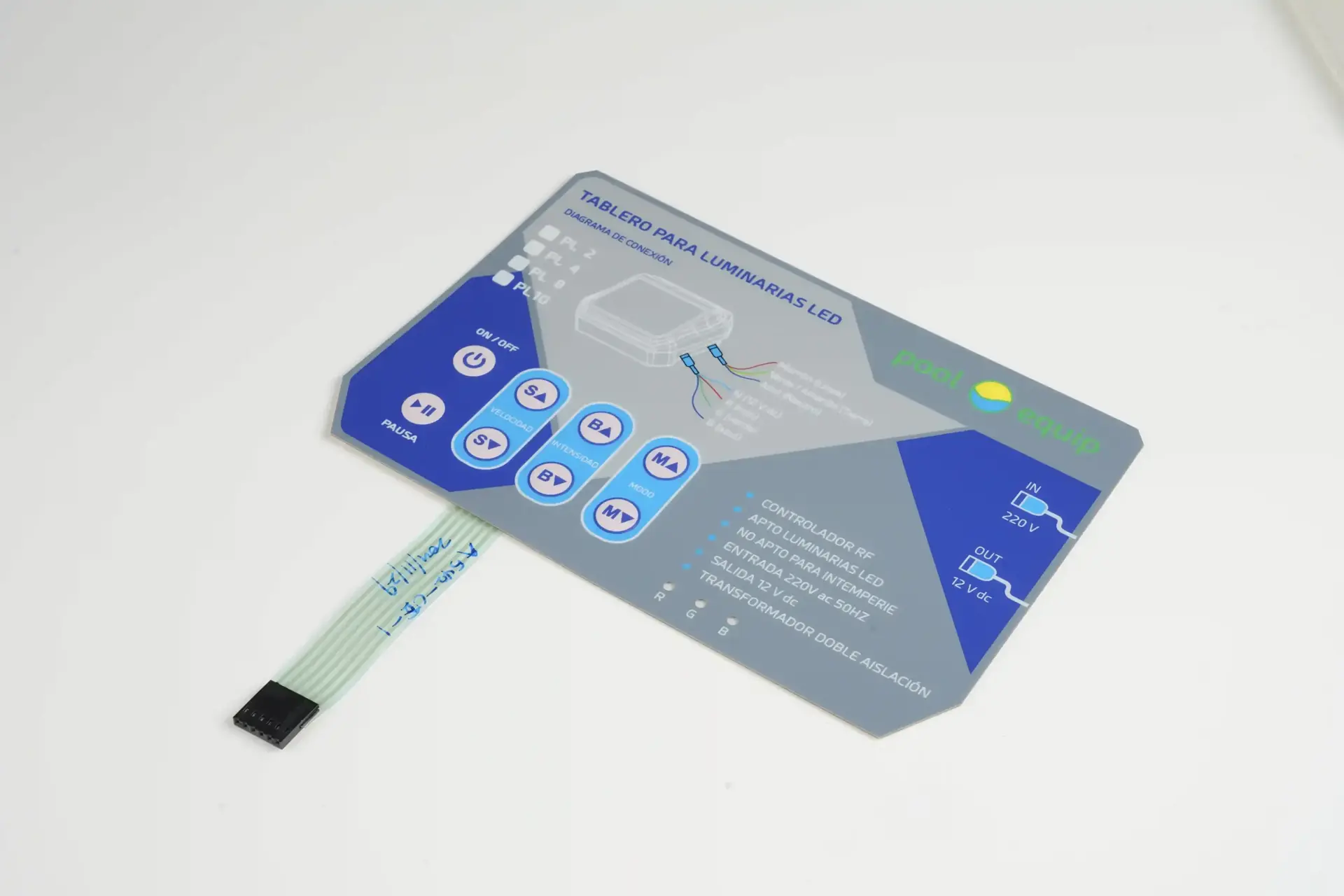 Blaue Bedientastatur mit Displayfenster, aufgedruckten Symbolen und Flexleiter