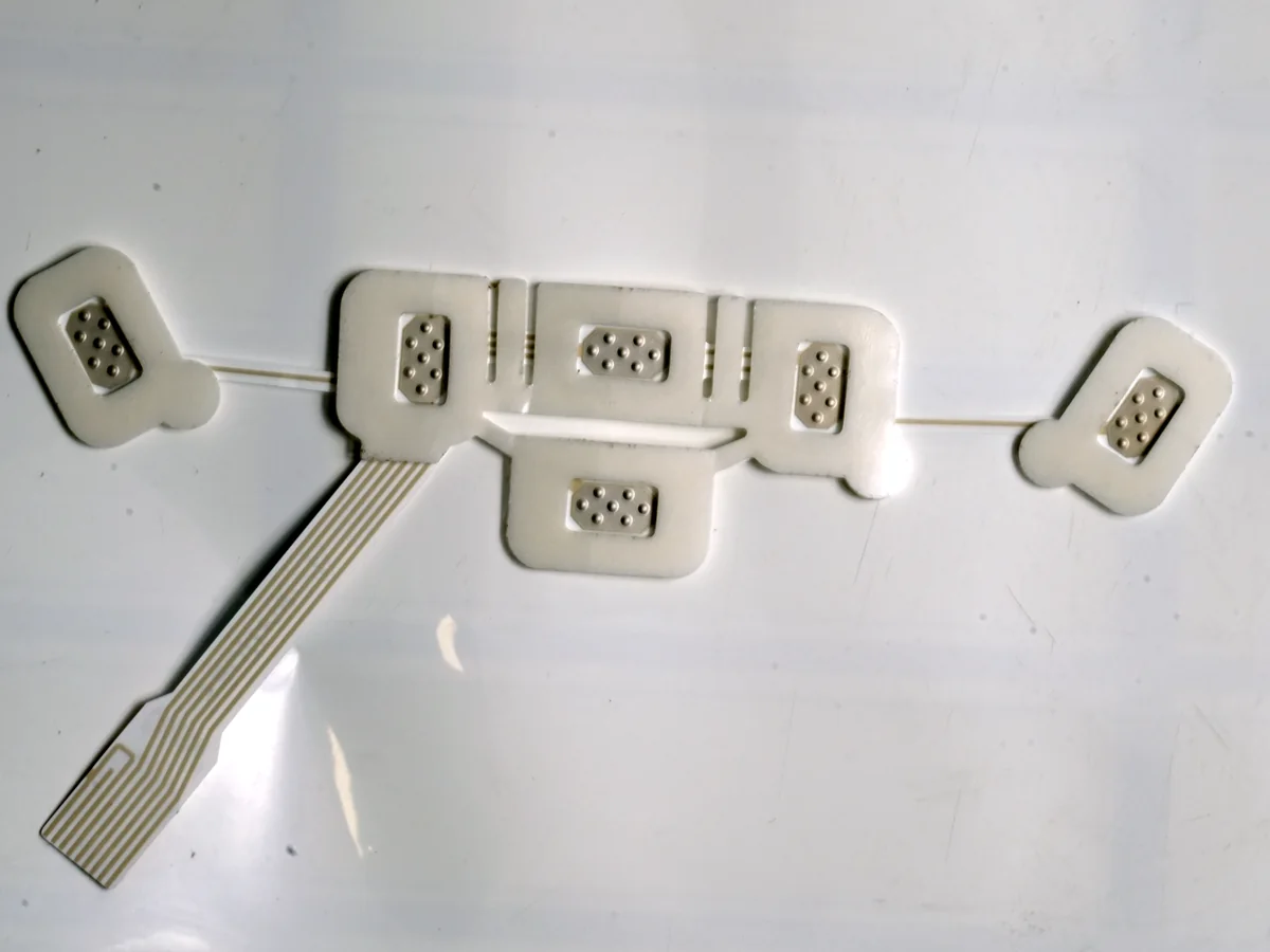 flexible medical electrode array with multiple contact points
