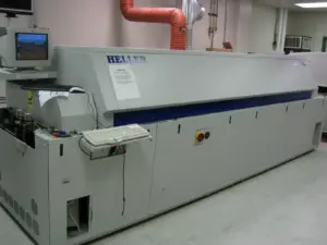 Conveyor reflow oven used in electronics assembly